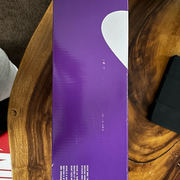 Brand New - Never Worn Nike SB Dunk Low Orange & Emerald Rise (Women size 9) - Picture 6 of 12